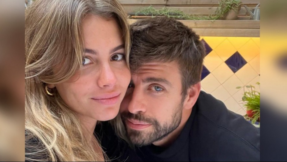 Clara Chía deja la timidez y posa feliz junto a Gerard Piqué: ¿Se retrató desde el antiguo balcón de Shakira?