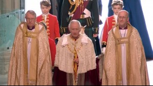 El príncipe Jorge sostuvo su capa: Así fue la entrada del rey Carlos III a la abadía de Westminster