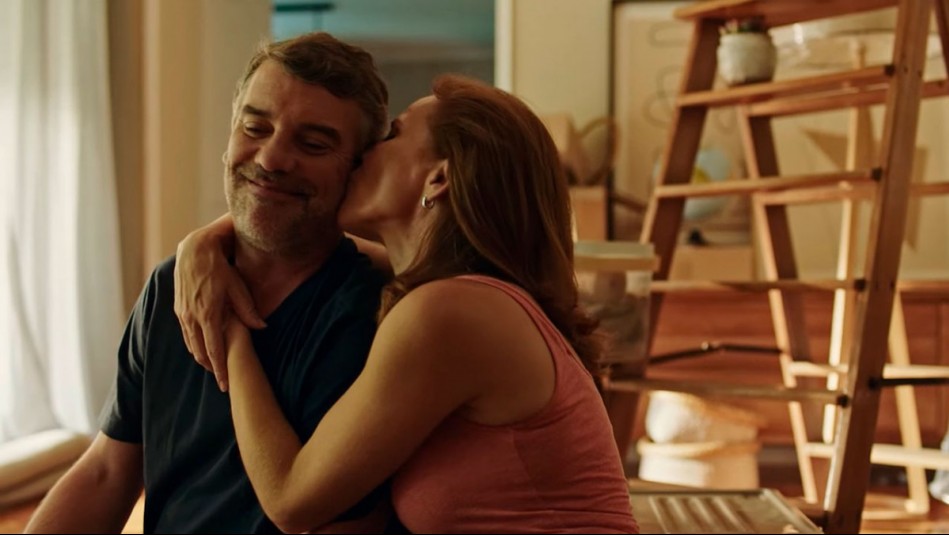 ¿Quién canta la canción principal de Como la Vida Misma? Esta es su historia