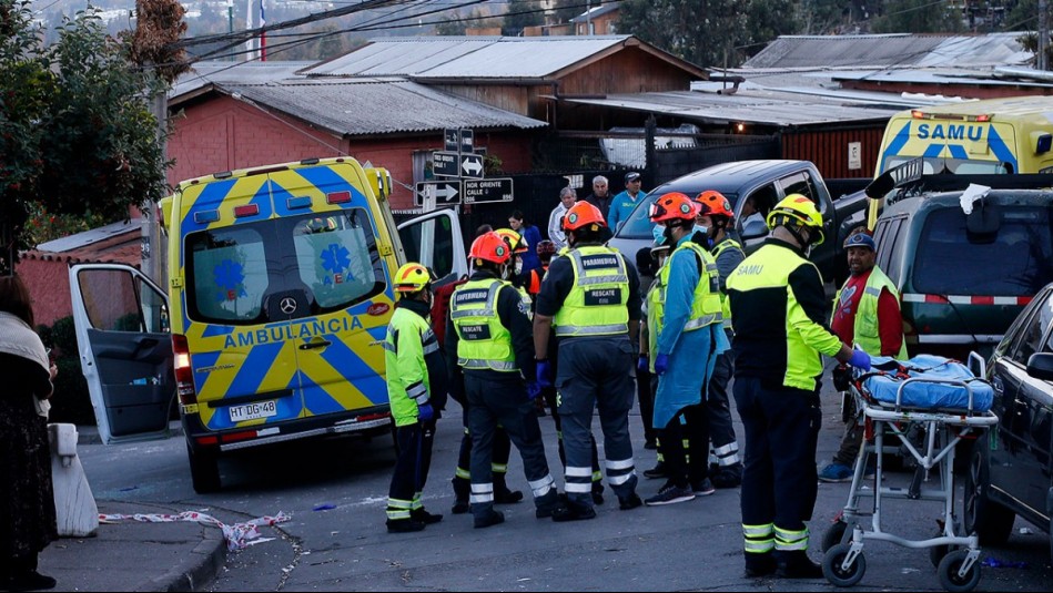 El origen sería por gas: Explosión en sector de Cerro 18 dejó a diez personas heridas y dos casas destruidas