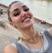Hande Ercel, la actriz de Me Robaste el Corazón, luce una figura esbelta que sus seguidores admiran, mientras algunos consideran que está muy delgada.