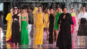 Colores y estampados: Carolina Herrera trasladó su tradicional desfile de moda de Nueva York a Río de Janeiro
