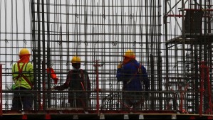 ¿Tienes un contrato indefinido? Conoce los beneficios que reciben los trabajadores durante julio