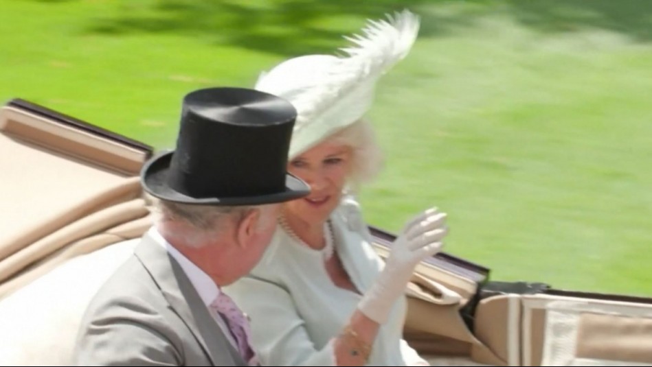 ¿Buena decisión? Revelan las razones por las que los reyes de Inglaterra duermen en camas separadas