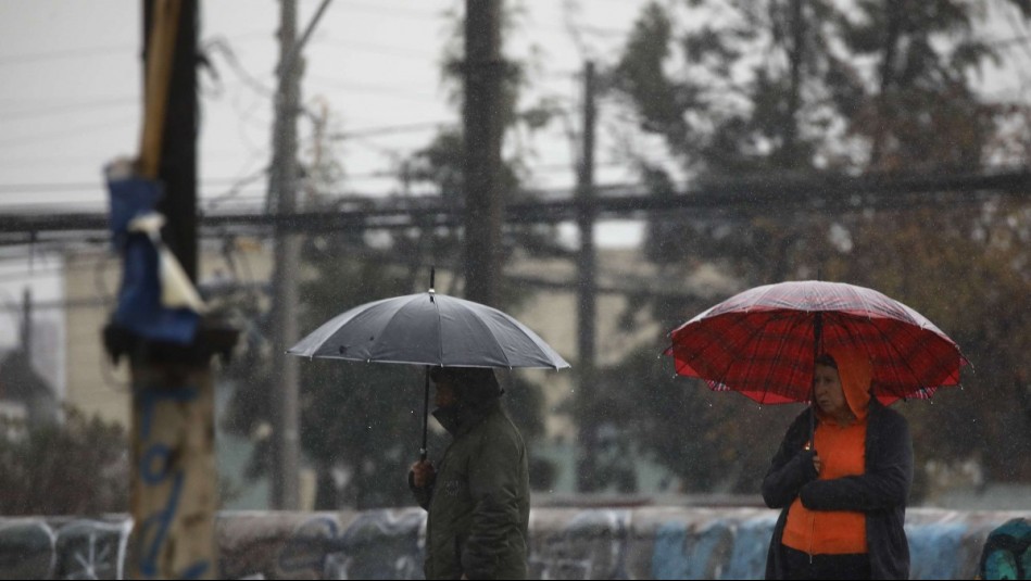 ¿Hasta qué hora lloverá en Santiago?: Experto Alejandro Sepúlveda entregó pronóstico del tiempo