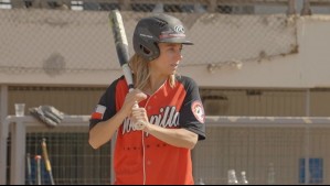 En las tierras de Alexis Sánchez: Mariana Derderián se luce jugando béisbol en Disfruta la Ruta