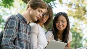 ¿Quieres estudiar en Nueva Zelanda? Te contamos dónde buscar becas universitarias disponibles para chilenos