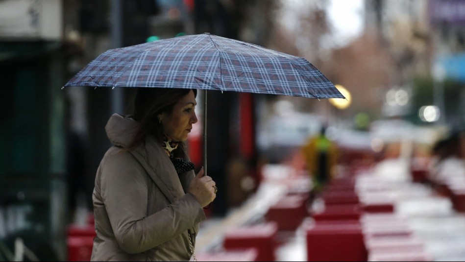 Vuelve la lluvia a la Región Metropolitana: ¿A qué hora comienza a llover en Santiago?