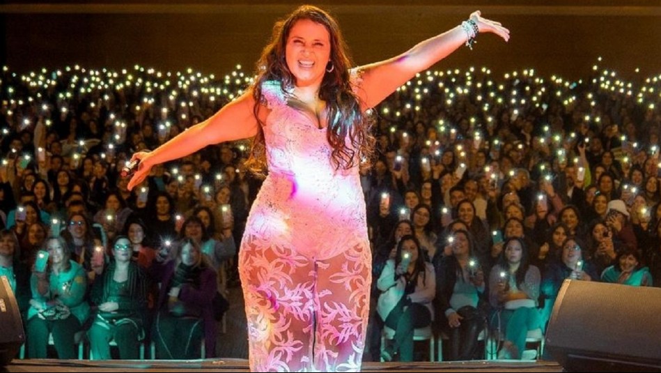 'Sin aliento, pero lo das todo siempre': Pamela Leiva saca aplausos durante su show en Coquimbo