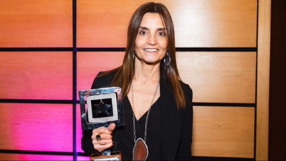 'Nos llevamos este premio en el corazón': Quena Rencoret tras reconocimiento a su trayectoria por Anatel