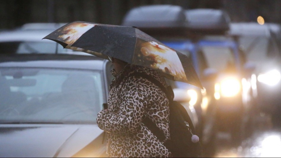 Retornan las precipitaciones a Santiago: ¿A qué hora comenzará la lluvia en la capital este martes?