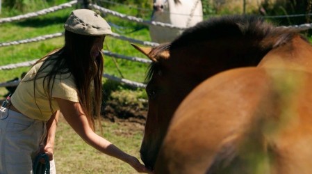 Tita Ureta fracasó intentando enseñarle a un caballo en Puerto Aysén en un nuevo capítulo de La Ruta del Agua