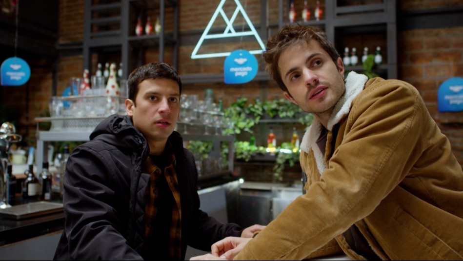 Como la Vida Misma - Capítulo 95: Joselo no quiere ser descubierto junto a Thiago Como la Vida Misma - Capítulo 95: Joselo no quiere ser descubierto junto a Thiago