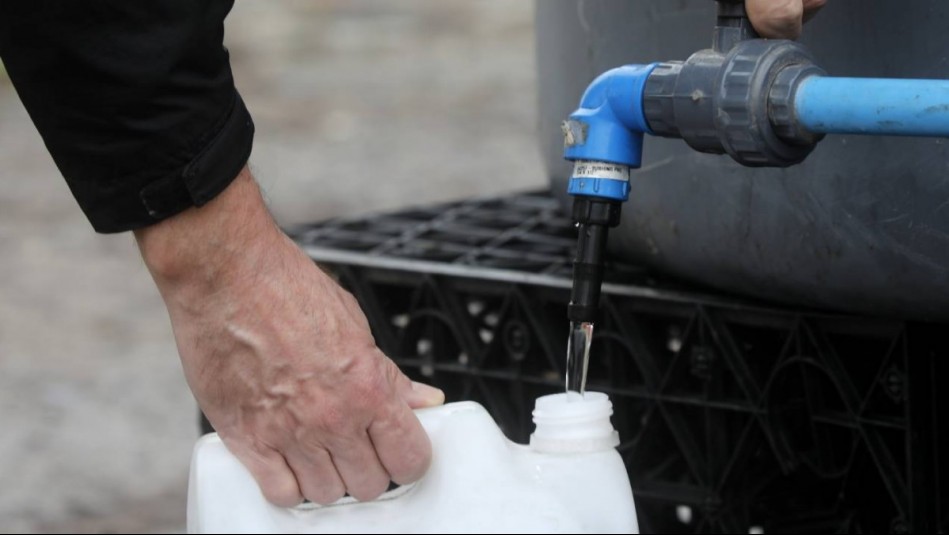 Este viernes comienza corte de agua en seis comunas de Santiago: Estos son los puntos de abastecimiento