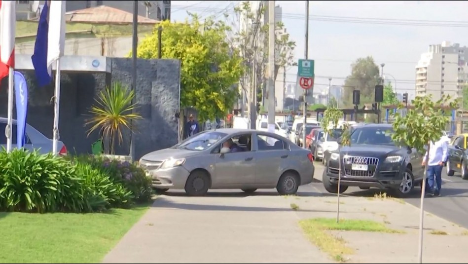 'Ha sido insostenible': Largas filas en bencineras en la previa a quinta alza consecutiva de combustibles