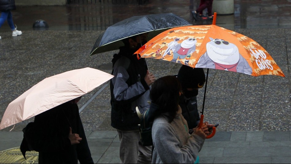 ¿Feriado con lluvias en Santiago?: Anticipan cuánto llovería este miércoles 1 de noviembre