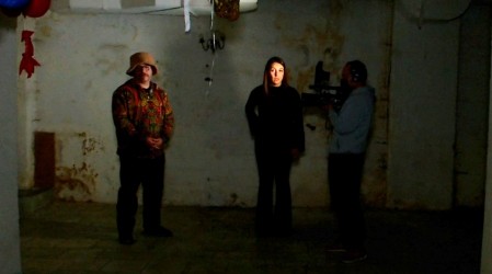 Salfate y su equipo son molestados por energías paranormales en el Portal Fernández Concha en De Paseo