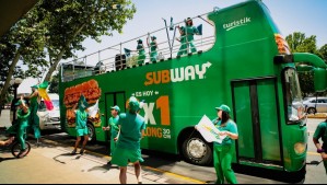 Subway celebró el Día Mundial del Sándwich arriba de autobús que recorrió locales de Santiago