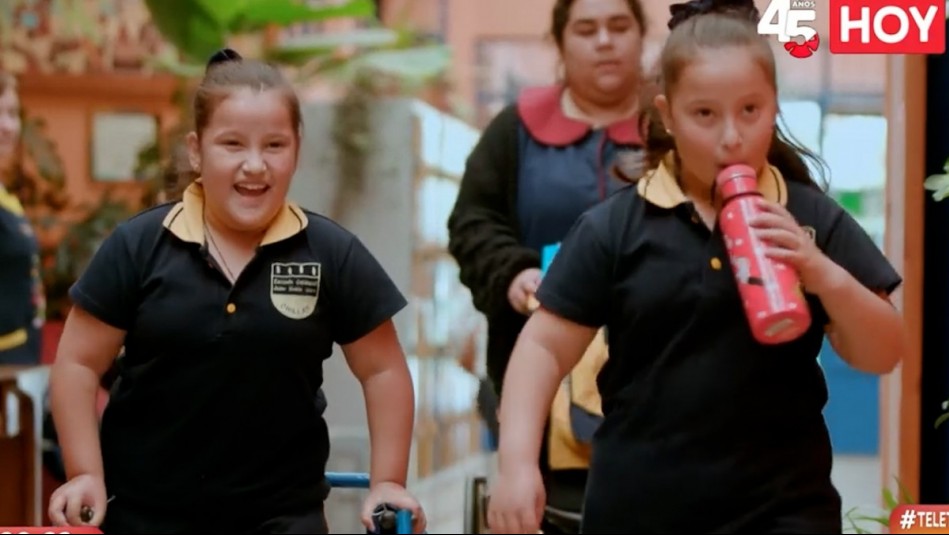 Inseparables gemelas Rojo: Esta es la historia de las hermanas que se atienden en Teletón