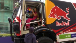 '¡Es gigante!': La experiencia de Tita Ureta a bordo de un camión del Rally Dakar en De Paseo