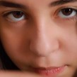 Beren Gokyildiz, la niña de la teleserie Madre, ya es una adolescente y comienza a ser referencia en materia de moda, recientemente recorrió las calles de Roma con un outfit casual y muy juvenil.