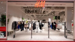 H&M llega a Mallplaza Tobalaba: Robin de Generación 98' fue el primero en visitar la tienda