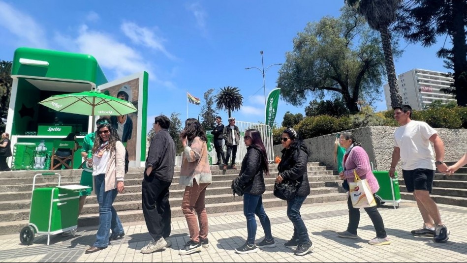 'Para vivir una experiencia refrescante': Sprite instala refrigeradores gigantes en Maipú y Viña del Mar