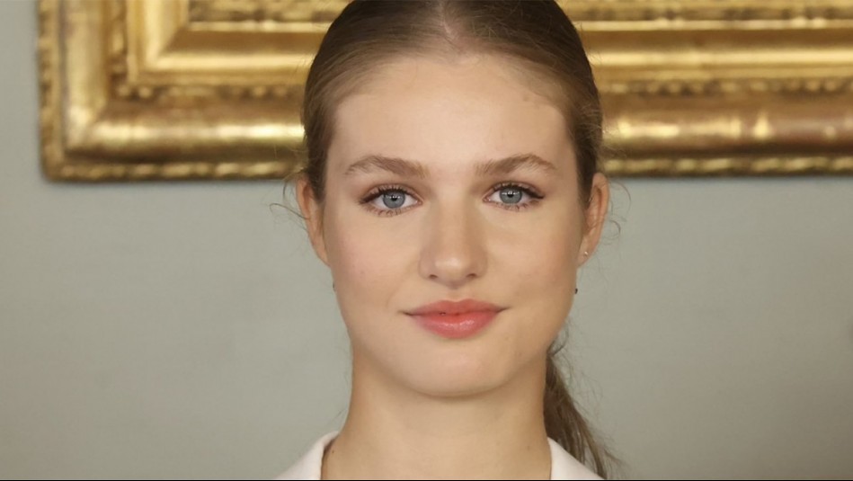 El costoso look de princesa Leonor que incluyó diseños de Adolfo Domínguez, Carolina Herrera y Hugo Boss El costoso look de princesa Leonor que incluyó diseños de Adolfo Domínguez, Carolina Herrera y Hugo Boss