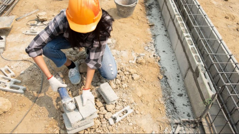 ¿Quiénes pueden inscribirse en los cursos de construcción del Sence? Incluyen seguro y subsidio