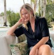 Así lucía Marcela Vacarezza cuando era apenas una bebé, en brazos de su padre. Las opiniones en su cuenta de Instagram están divididas entre quienes señalan que es igual a su madre y quienes piensan que se parece a su papá.