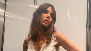 Inspírate con el look de la protagonista de "Madre": Cansu Dere muestra que el dorado es el color para Navidad