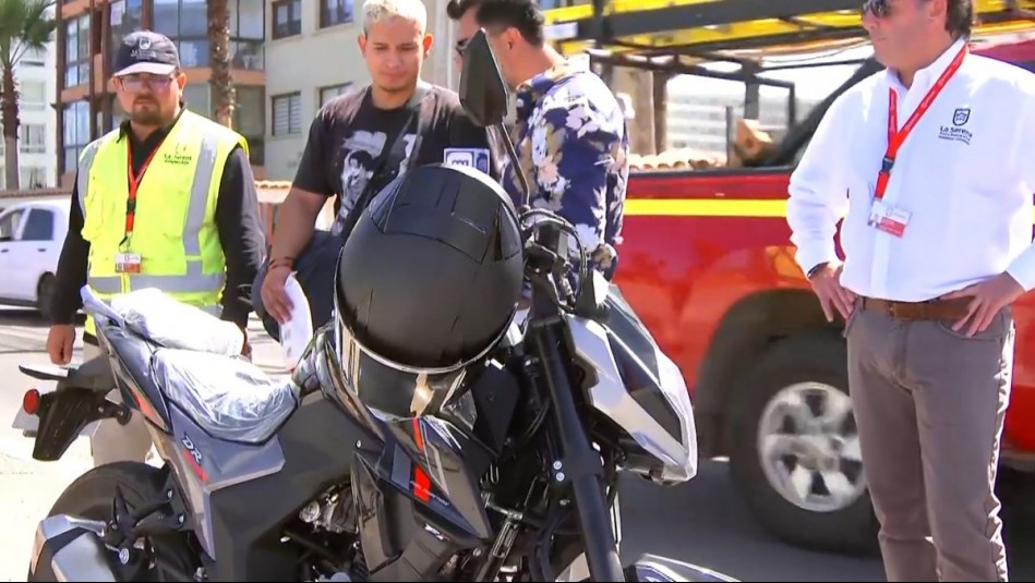 Estaba hasta con sus plásticos: Conductor sufre el retiro de circulación de moto nueva por no tener papeles