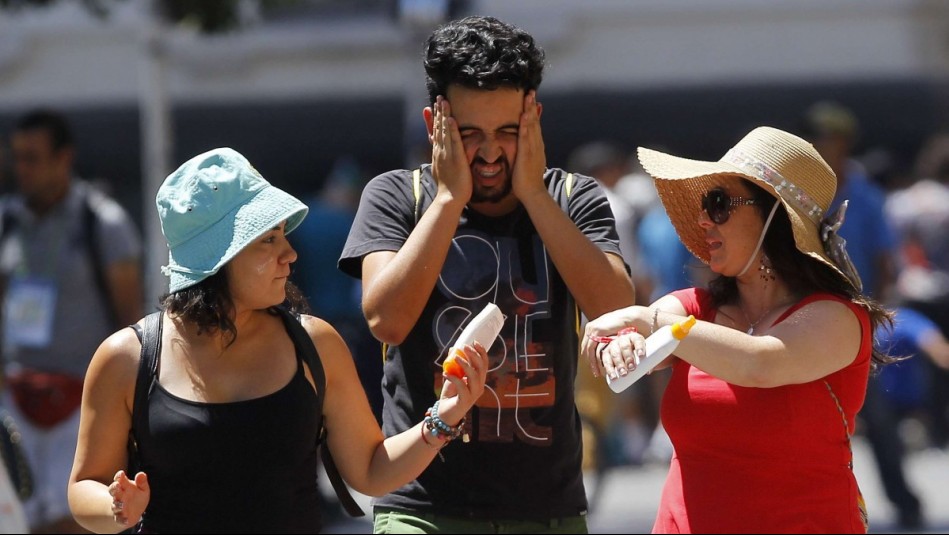 Alerta por altas temperaturas en Santiago: ¿Cómo evitar sufrir un golpe de calor?