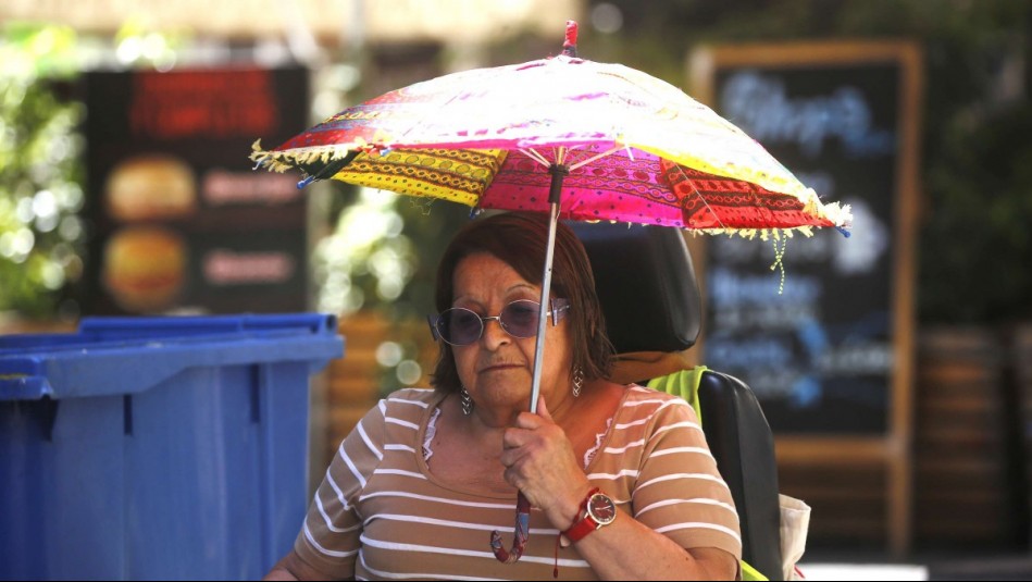 'La súper ola de calor continúa': Santiago podría registrar máxima histórica para febrero este viernes