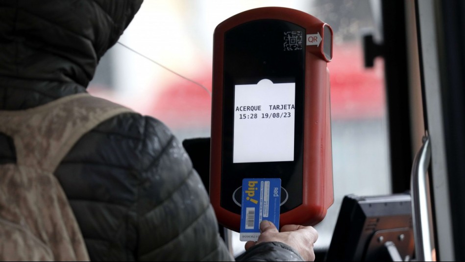 Panel de expertos anuncia alza de $20 pesos del transporte público en la Región Metropolitana