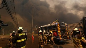 Toque de queda en 4 comunas por incendios: Desde cuándo opera y cómo obtener un salvoconducto individual