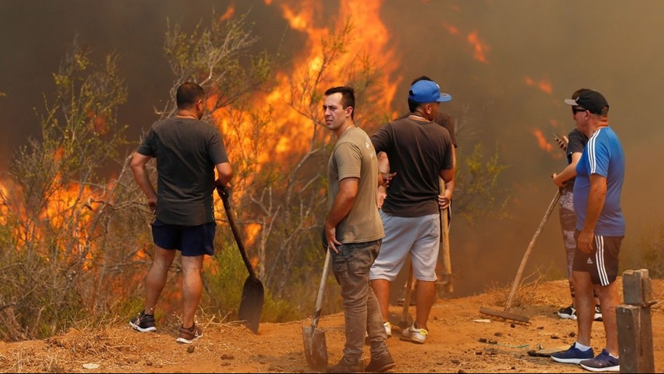 Ante la emergencia por los incendios: Así puedes ayudar a través del Hogar de Cristo y Techo-Chile