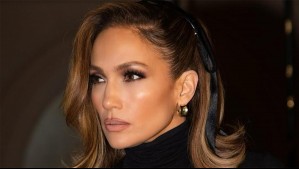 Jennifer Lopez sale airosa de un gracioso percance en pleno show: Así fue como perdió parte de su pelo