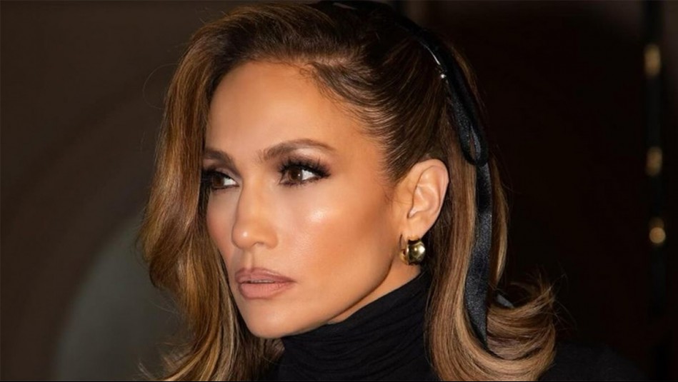 Jennifer Lopez sale airosa de un gracioso percance en pleno show: Así fue como perdió parte de su pelo