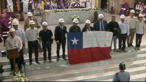 "Gracias a él nosotros fuimos rescatados": Emotivo homenaje de mineros a expresidente Piñera en misa fúnebre