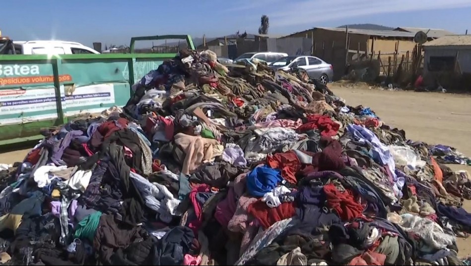 Las impactantes imágenes de ropa rota y sucia donada a damnificados por incendios en Viña del Mar