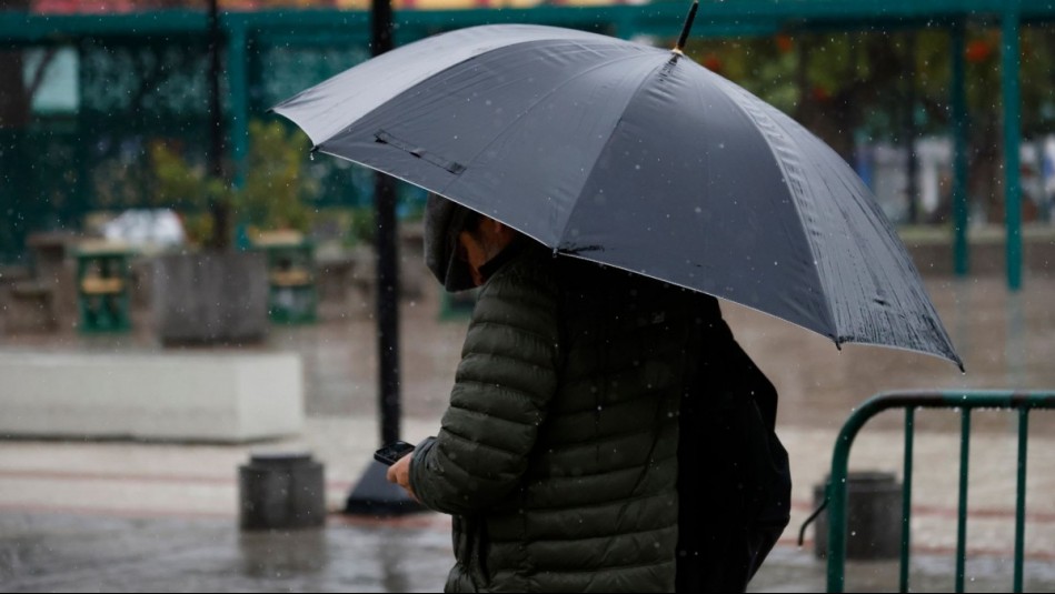 ¿En pleno verano?: Anuncian posibles precipitaciones en Región Metropolitana para la próxima semana