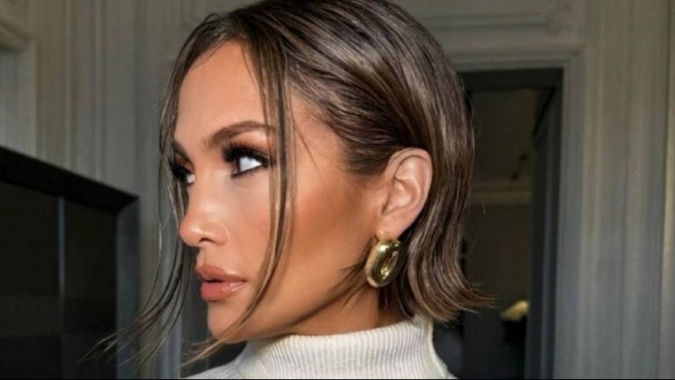 Jennifer Lopez se luce en la alfombra con vestido transparente: La cantante se la jugó con un horóscopo