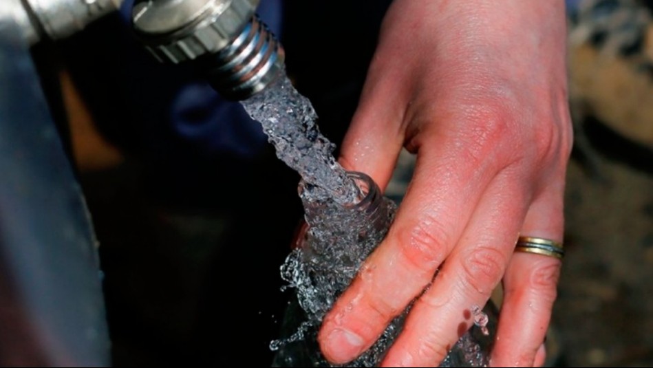 ¿En qué comunas y a qué hora?: Todo lo que debes saber tras el anuncio de corte de agua en Santiago