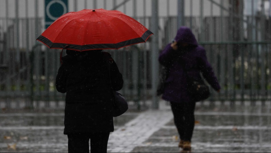 Confirman lluvia en Santiago este jueves: ¿A qué hora empieza y en qué sectores?