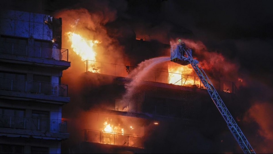 'Desde los balcones pedían auxilio': Las impactantes imágenes que dejó el megaincendio en España