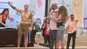 "Como Aquaman" y cubierto de dorado: Así llegó Nicolás Solabarrieta a piscinazo como embajador de Viña 2024