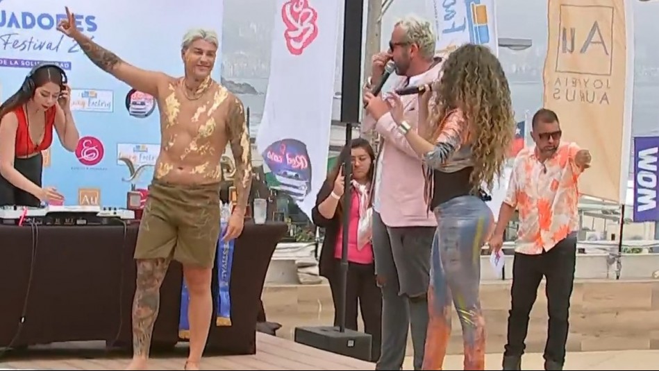 'Como Aquaman' y cubierto de dorado: Así llegó Nicolás Solabarrieta a piscinazo como embajador de Viña 2024