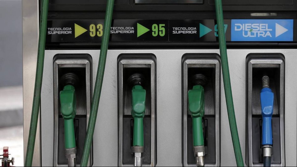 Descuentos en bencina para marzo: Conoce las promociones que existen este mes en cargar combustible