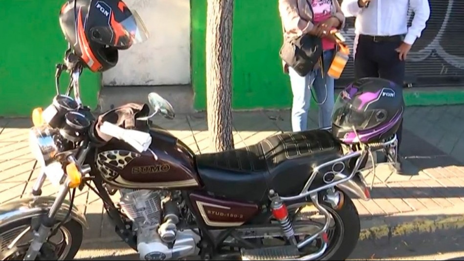 'Hay otros en la calle haciendo maldades': Motociclistas son sorprendidos sin documentos en fiscalización